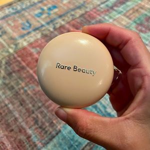 Rare Beauty by Selena Gomez Positive Light Silky Touch Highlighter